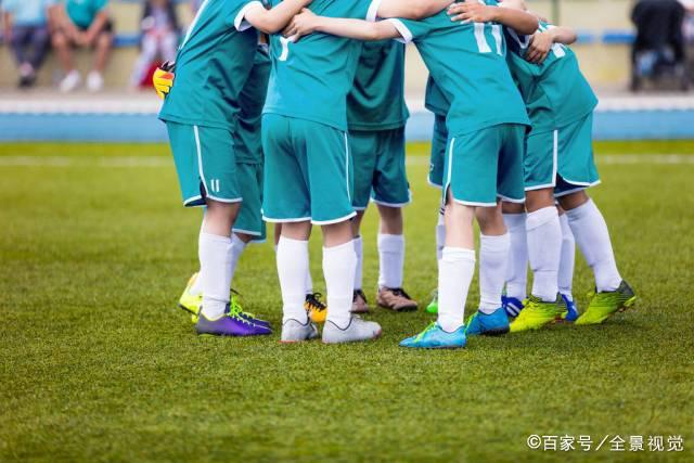 利兹联与曼联的对决：球队状态与战术分析